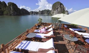 HALONG BAY TOUR 4 hours on Boat